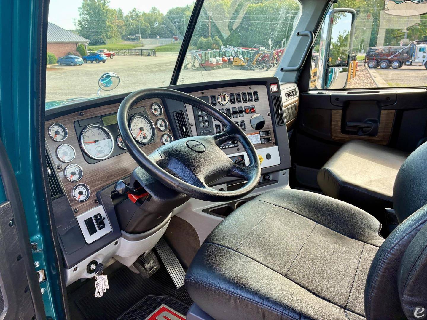 2023 Freightliner 122SD