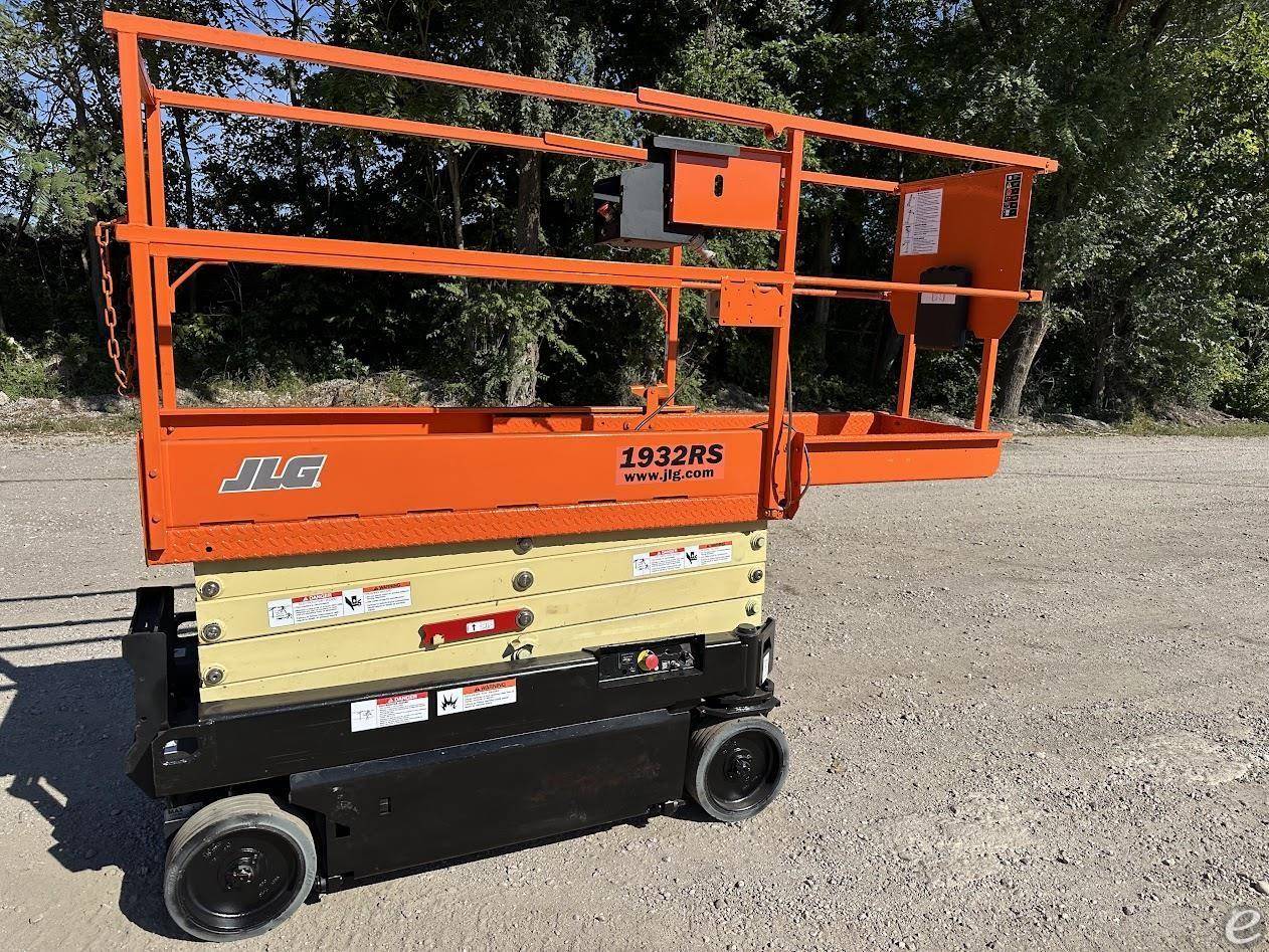 2019 JLG 1932R