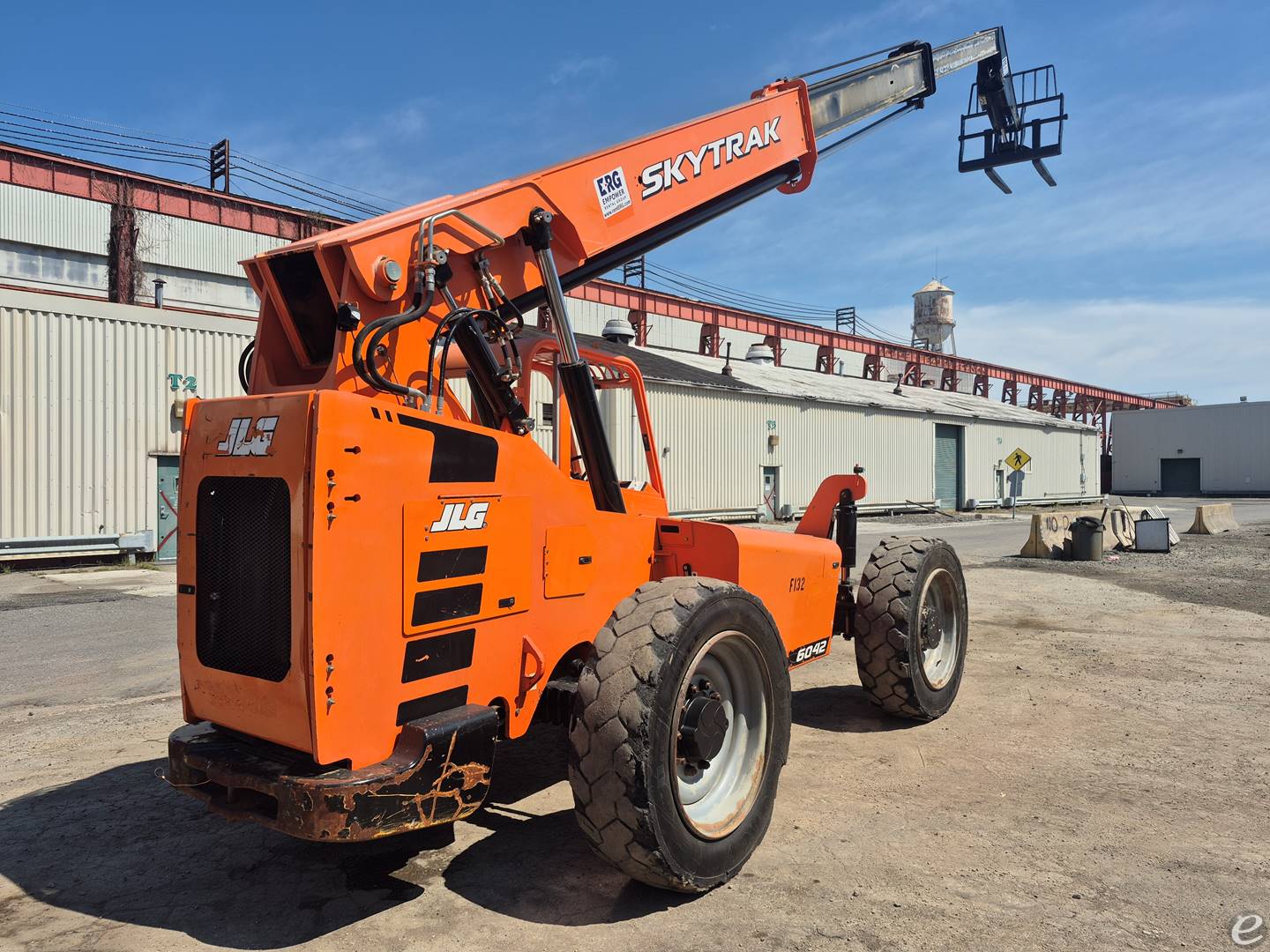 2017 JLG 6042