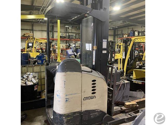  Crown RR5200 Electric Reach Truck