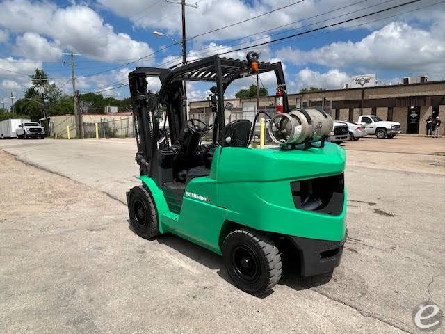 2017 Mitsubishi FG50CN1