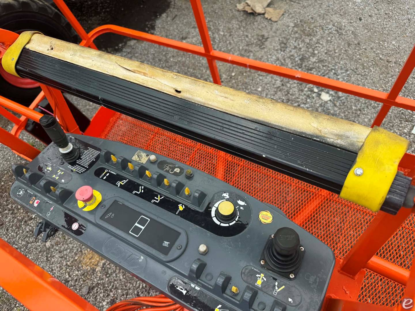 2017 JLG 600AJ