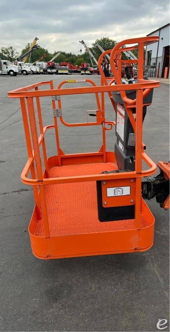 2015 JLG E450AJ