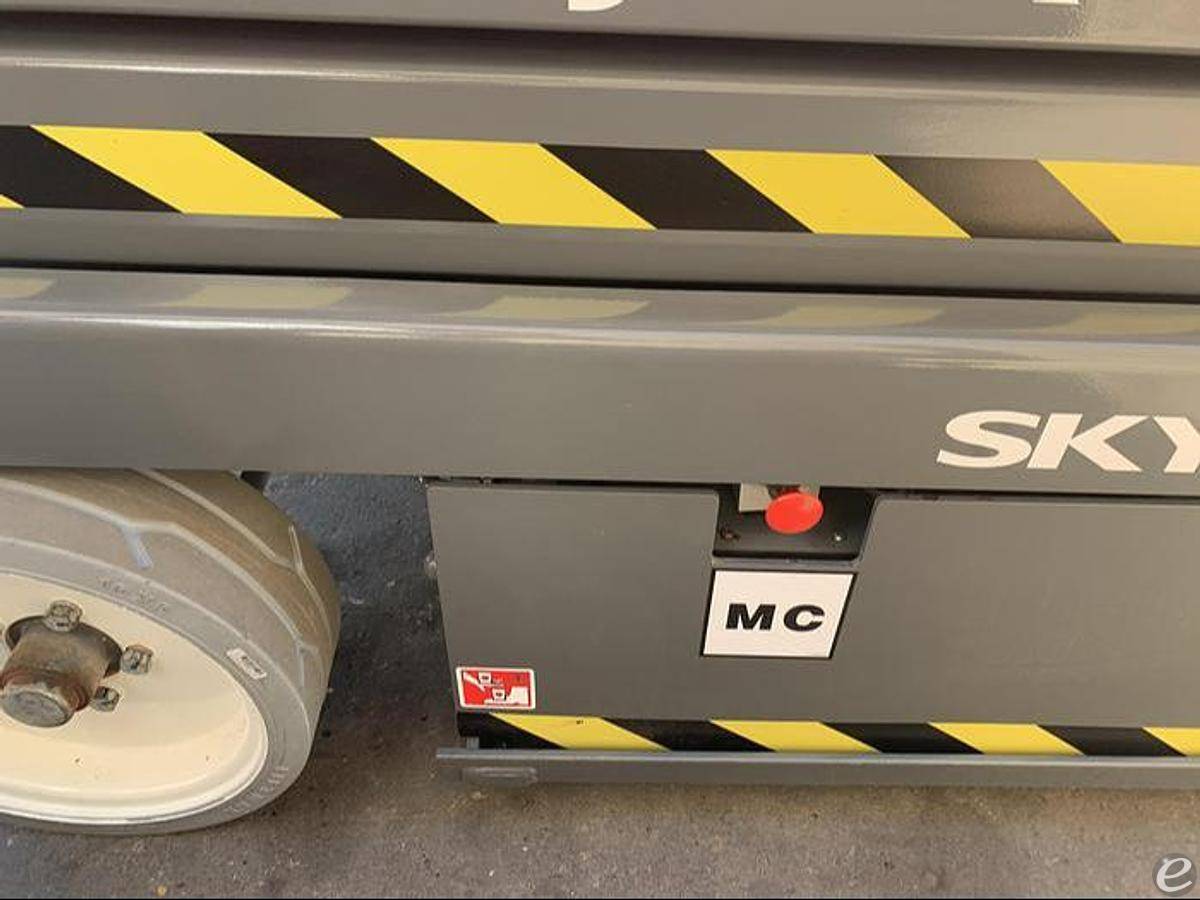 2013 Skyjack 3220