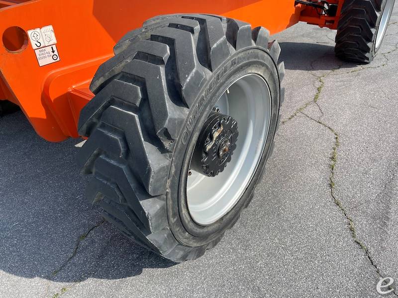 2019 JLG 860SJ
