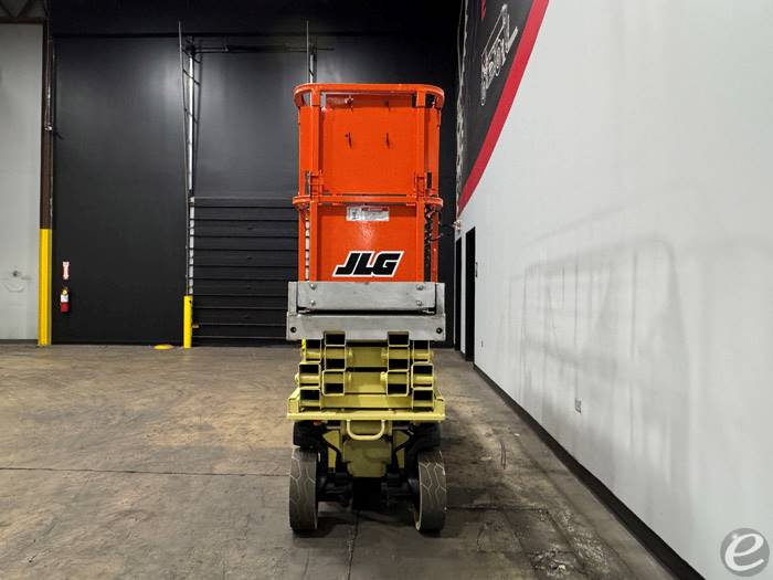 2014 JLG 2030ES