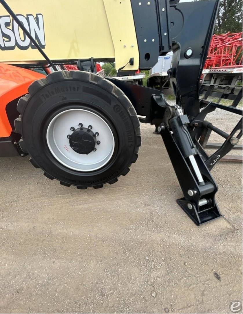 2022 JLG 1255
