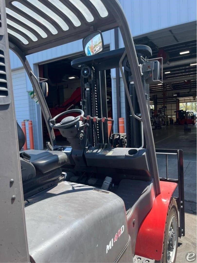 2023 Manitou MI40D