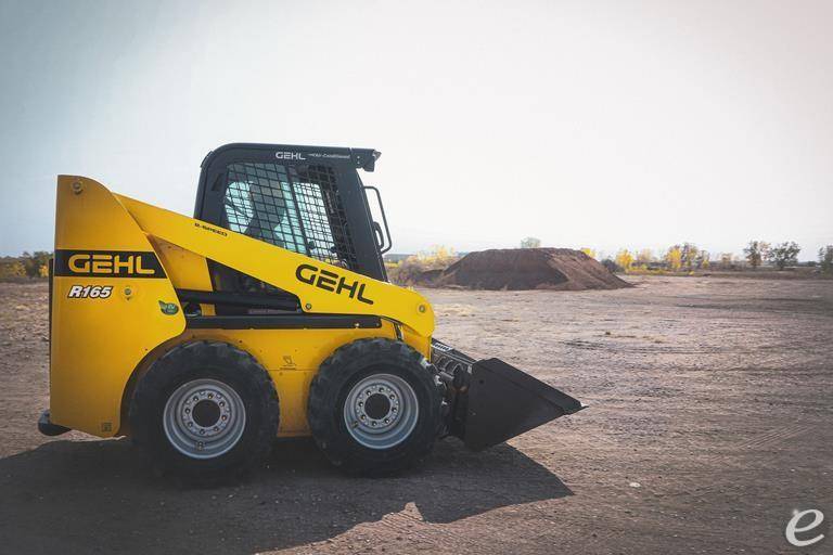 2026 Gehl R165