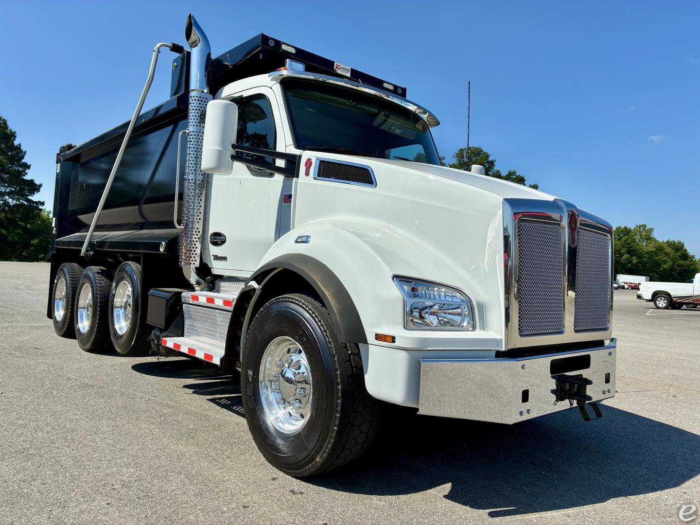 2025 Kenworth T880
