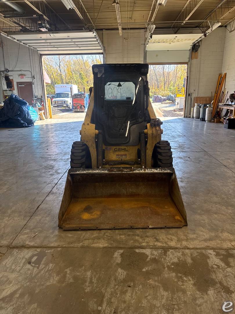 2022 Gehl R165