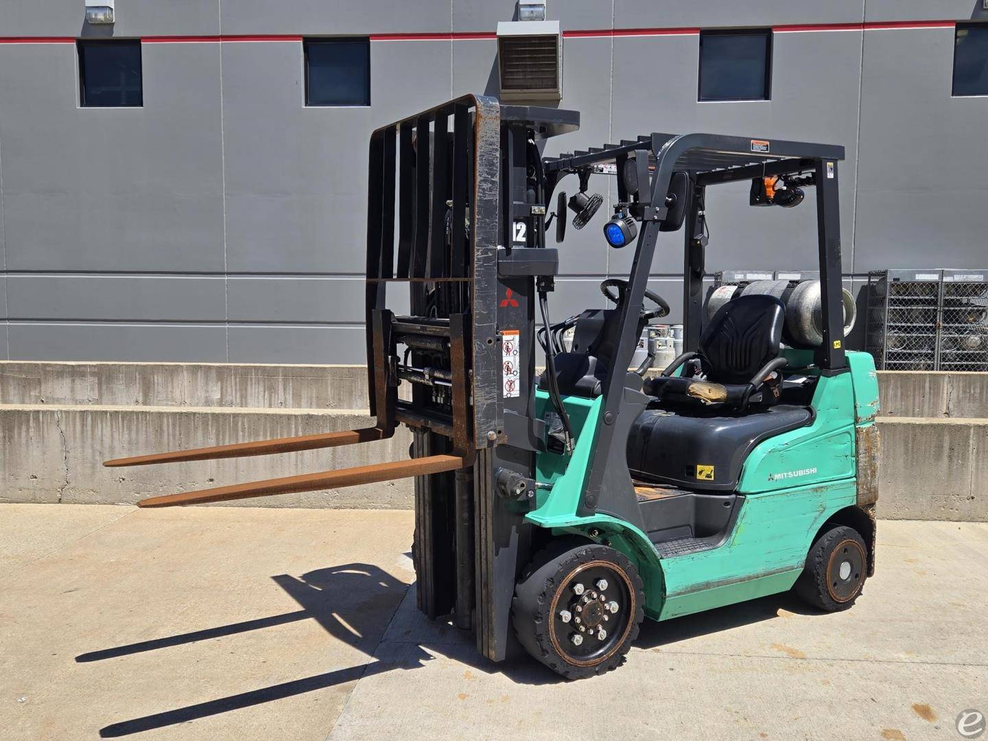 2020 Mitsubishi FGC20N