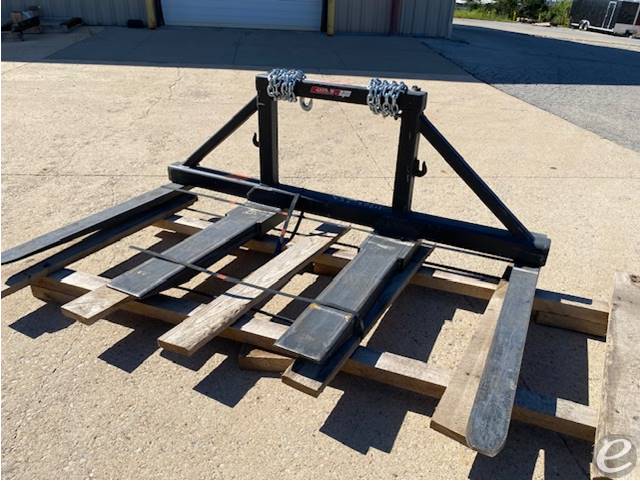 2021 Arrow Fork Spreader