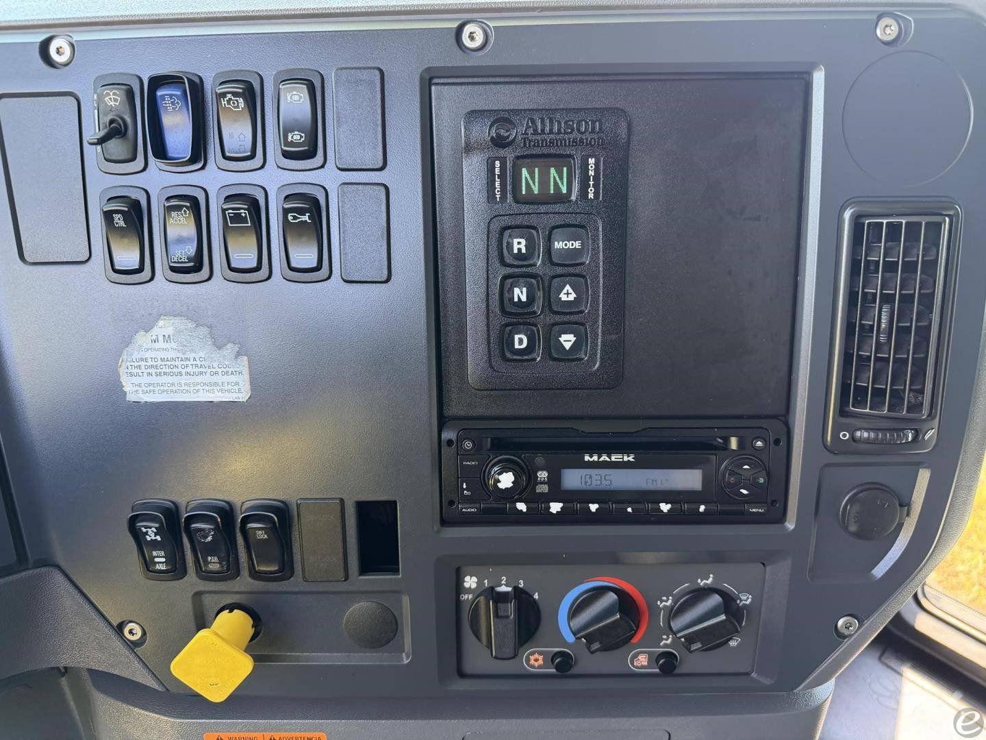 2015 Mack GRANITE GU813
