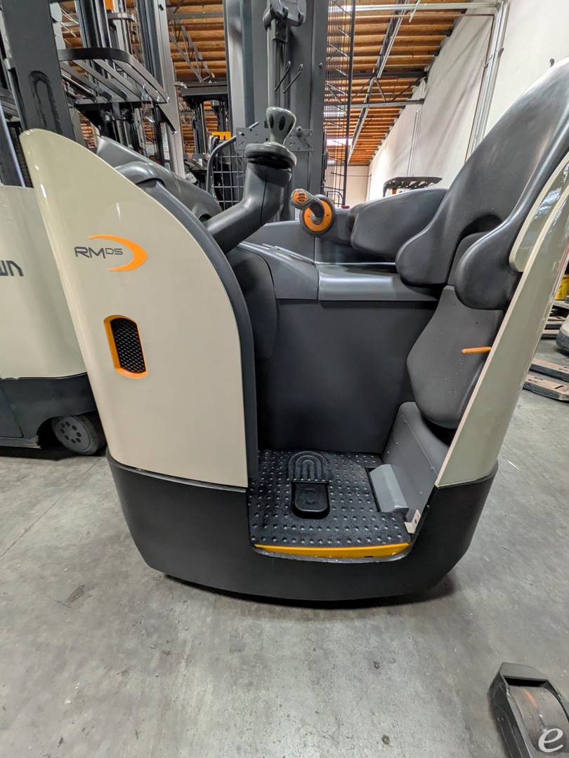 2013 Crown RMD6095S-32