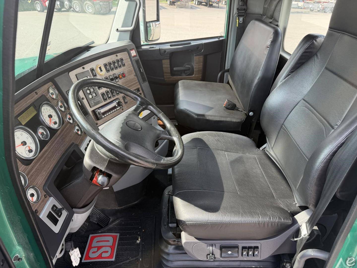 2023 Freightliner 122SD