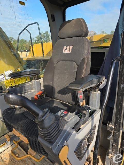 2021 Cat 330