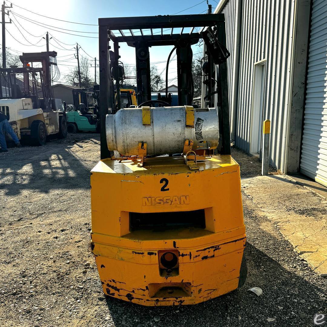 2002 Nissan CPH02A25V