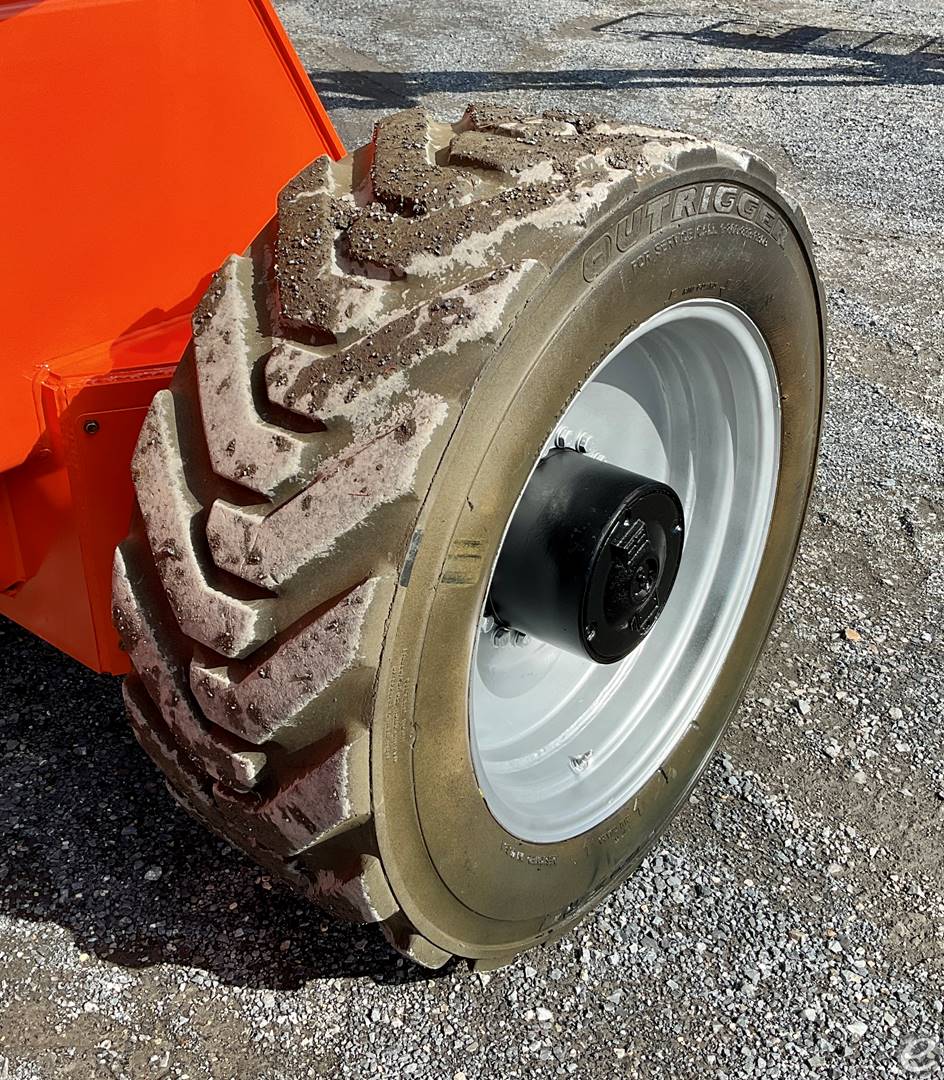 2014 JLG 1250AJP