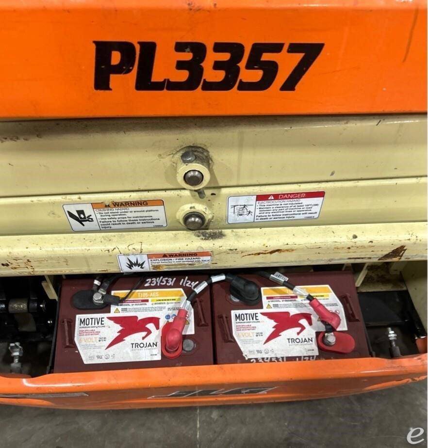 2017 JLG 1930ES