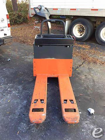 2010 Toyota 8HBE30 Electric Forklift - 123Forklift