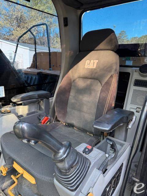 2019 Cat 320