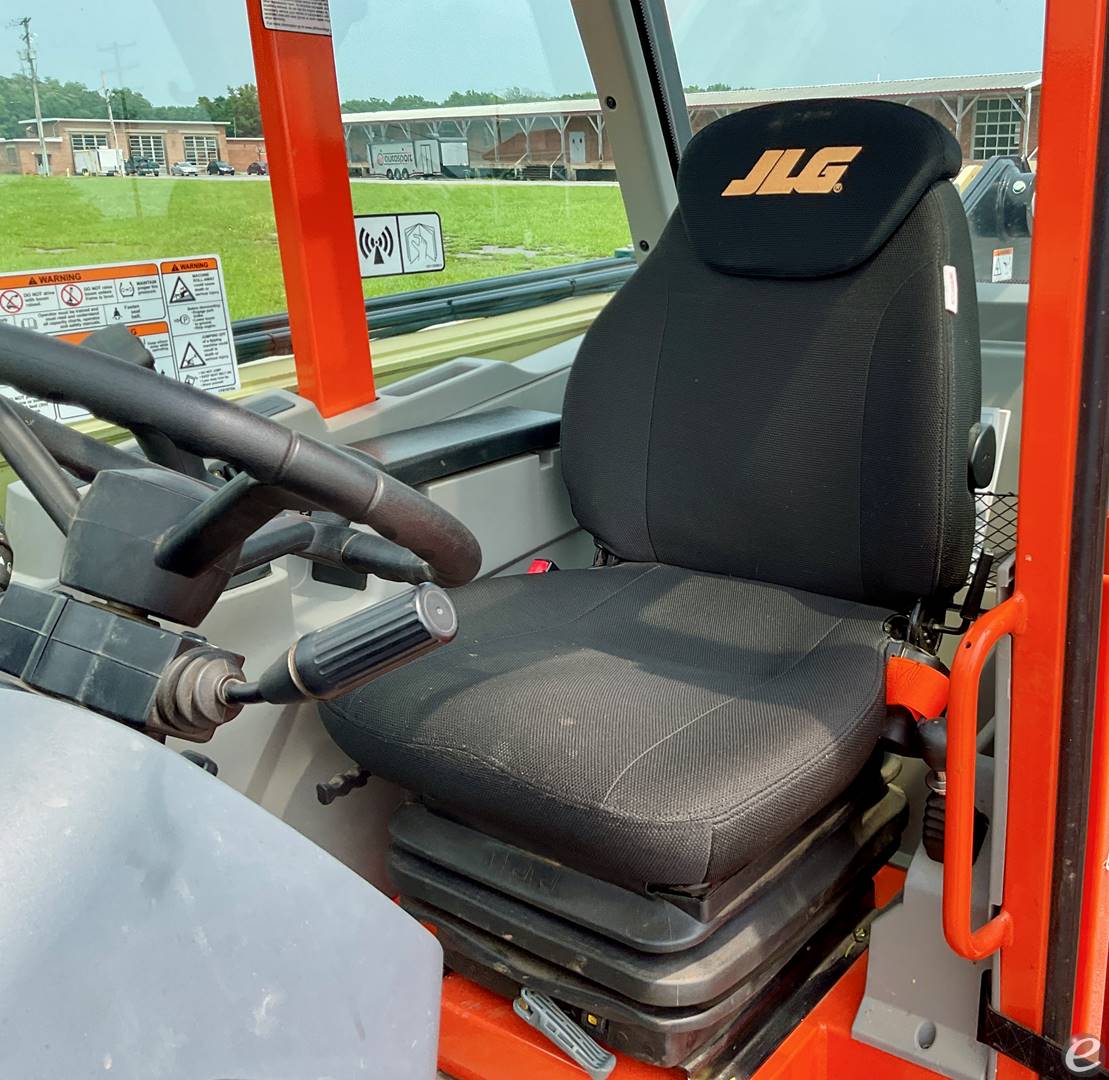 2025 JLG 1732