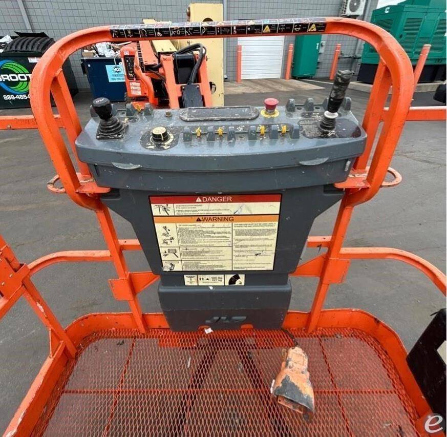 2015 JLG E450AJ