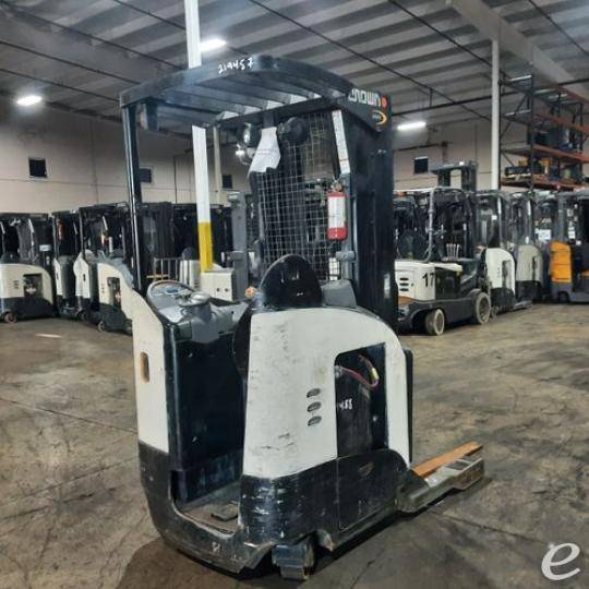 2018 Crown RR5725-45