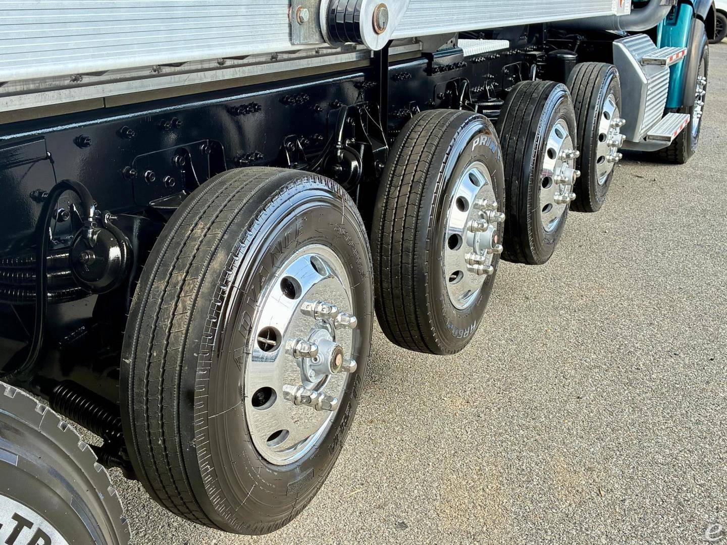 2023 Freightliner 122SD