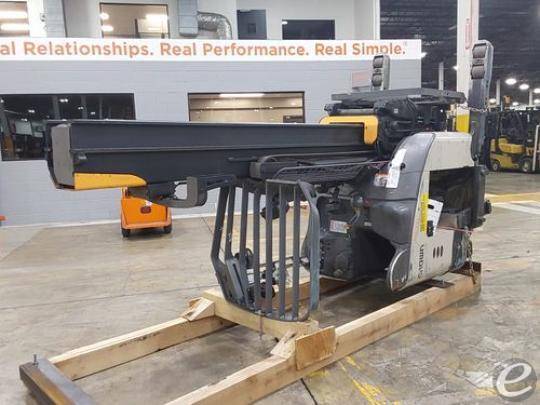 2017 Crown RMD6025-32 Electric Reach Truck - 123Forklift