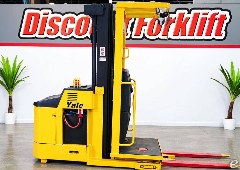 2003 Yale OS030ECN24TE089