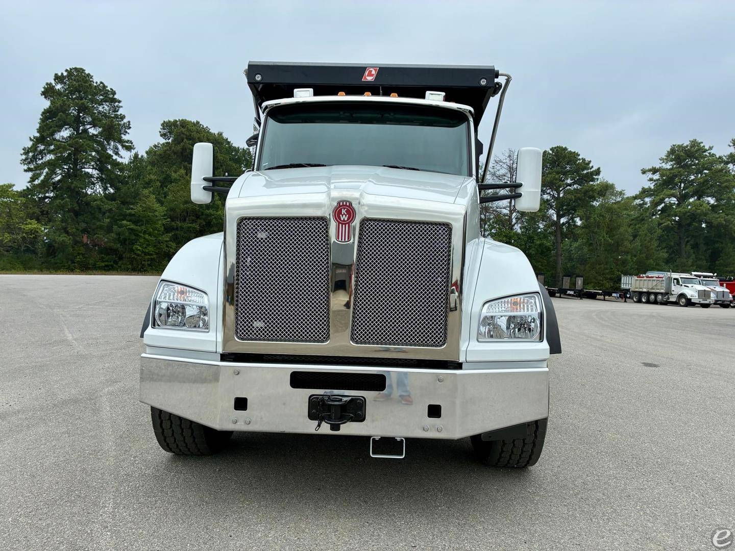 2025 Kenworth T880
