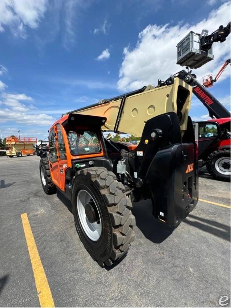 2022 JLG 1255