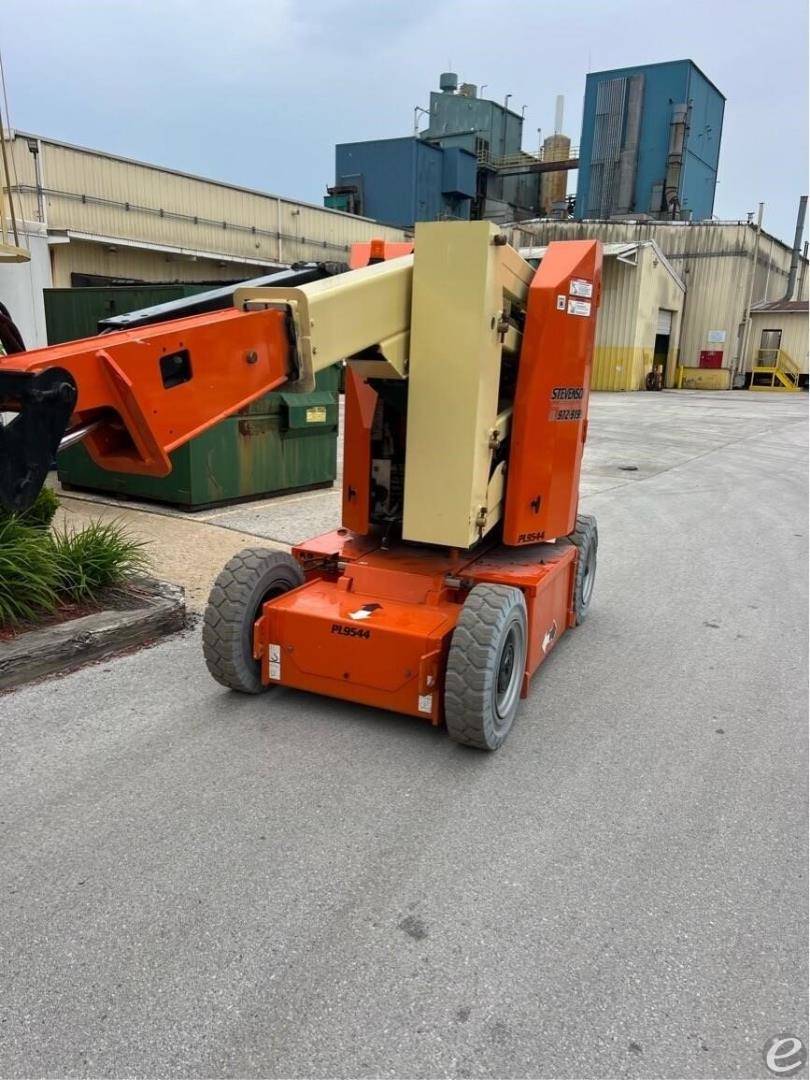 2015 JLG E300AJP