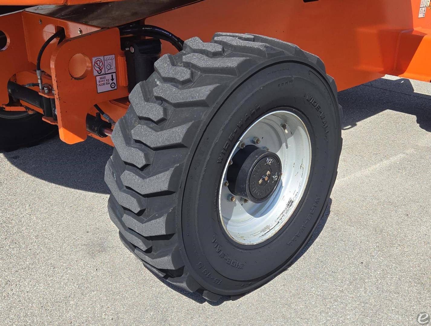 2012 JLG 660SJ