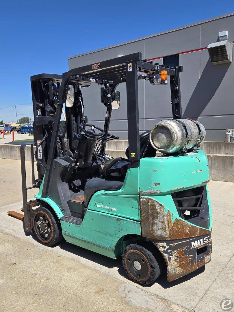 2020 Mitsubishi FGC20N