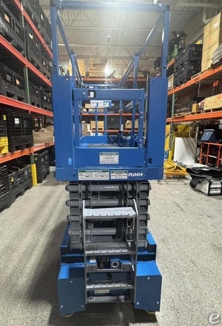 2012 Genie GS3232