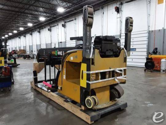 2015 Yale NR045 Electric Reach Truck - 123Forklift