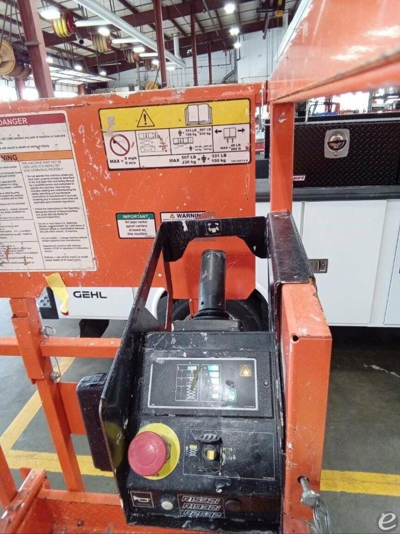 2021 JLG R1932i