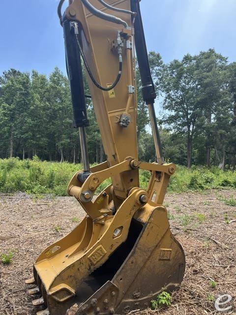 2025 Cat 320