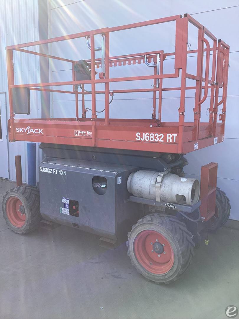 2023 Skyjack SJ6832RT-A