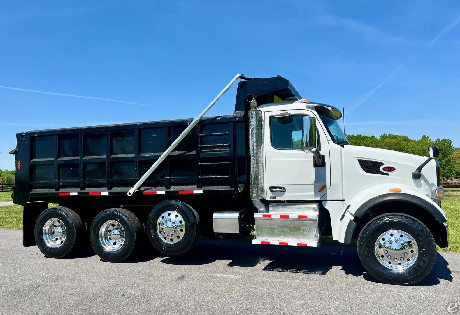 2017 Peterbilt 567
