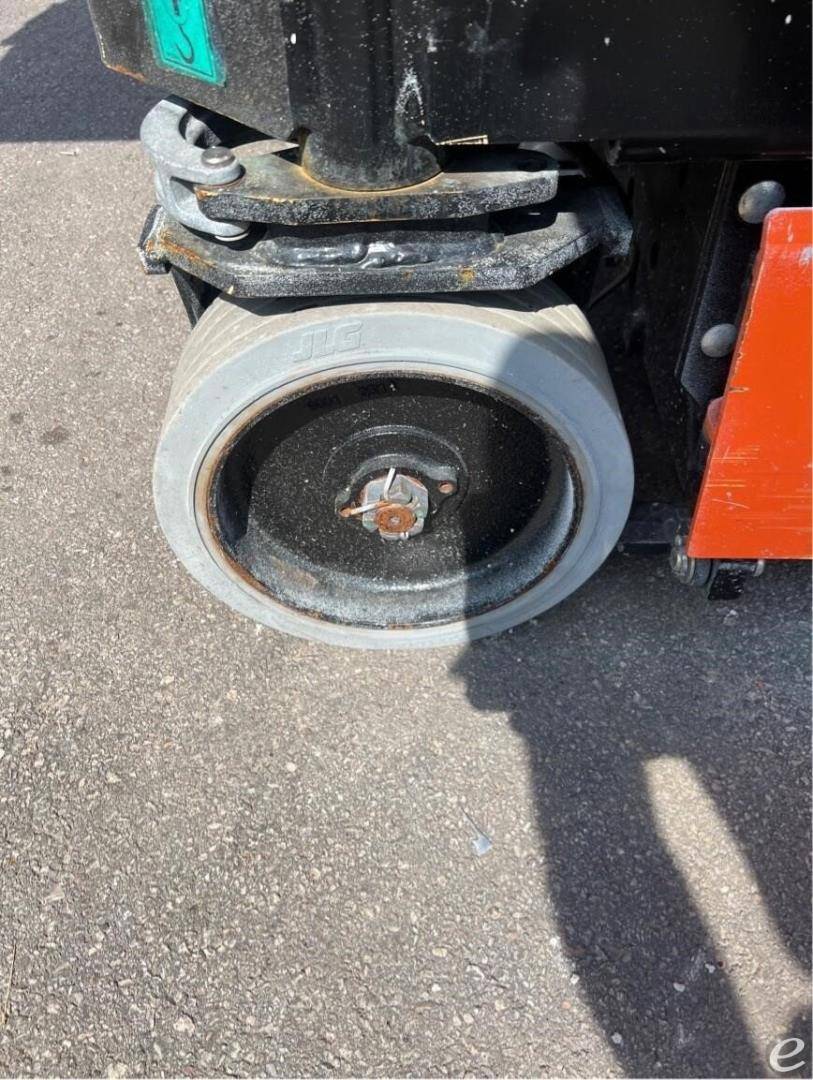2021 JLG R1932i