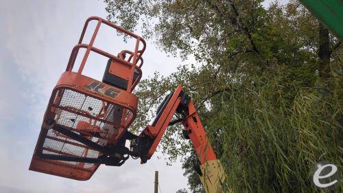 2017 JLG 450AJ