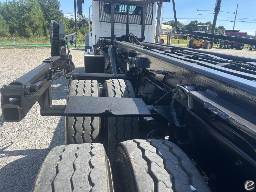 2019 Mack GRANITE 64FR