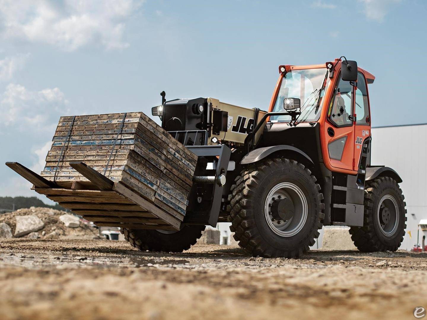 2026 JLG 2733