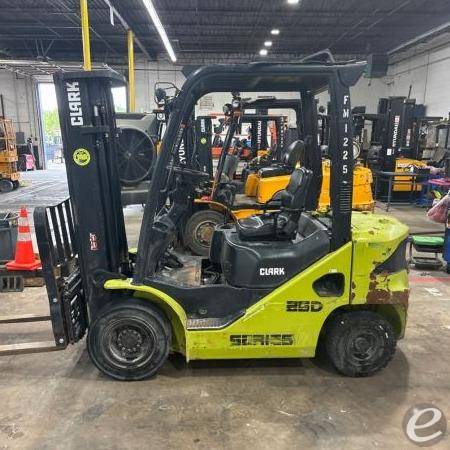 2019 Clark S25D