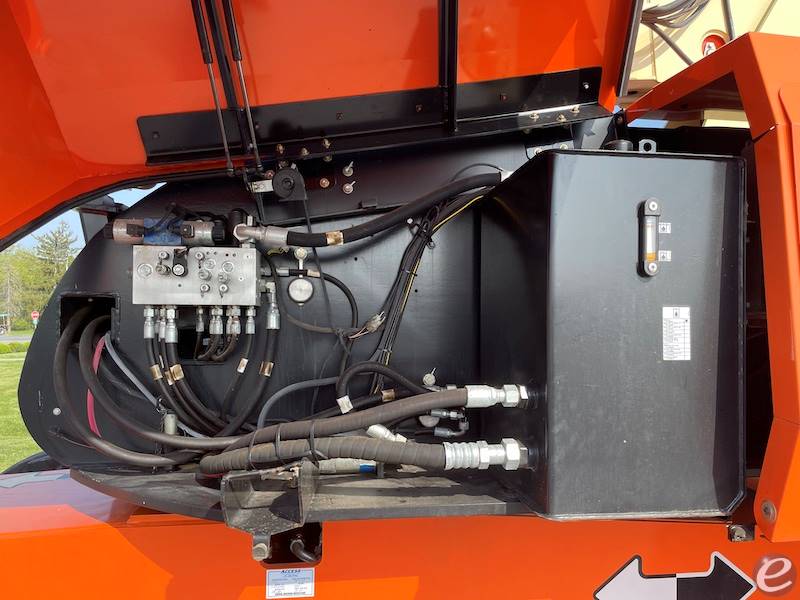 2019 JLG 860SJ