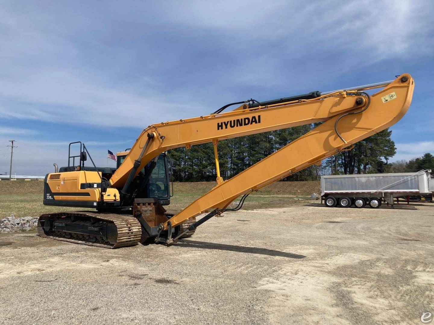 2018 Hyundai HX220 LR